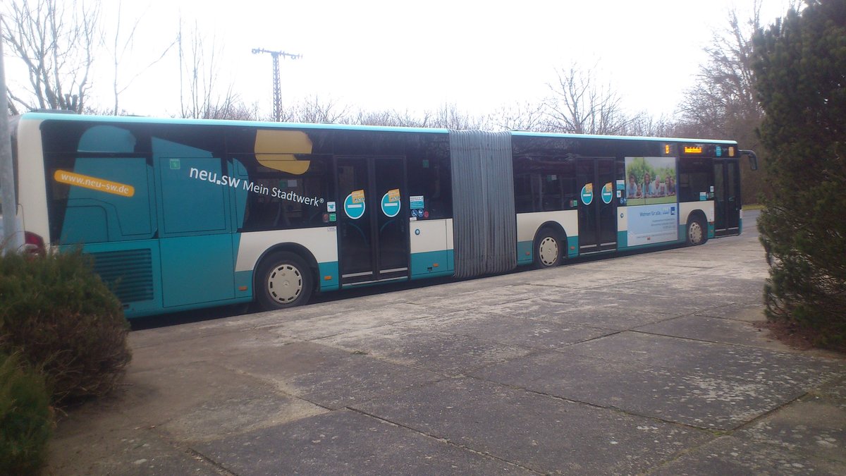 .....seit einigen Wochen fhrt der Citaro NB SW 560 mit neuen Traffic Board der Neuwoges durch die Stadt