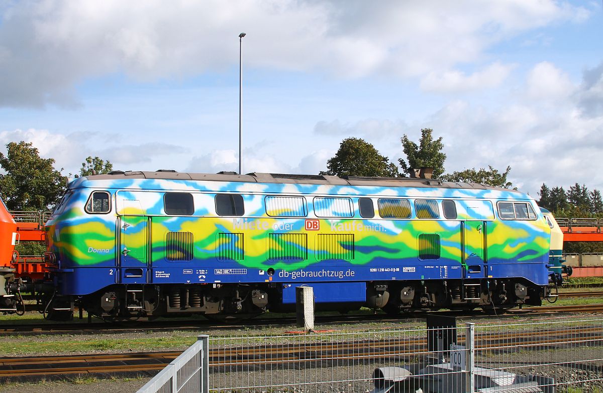 Seitenaufnahme der DB-Gebrauchtzug 218 443 in Tourisik-Lackierung im Bw Niebüll, 22.09.2025 Seitenaufnahme der DB-Gebrauchtzug 218 443 in Tourisik-Lackierung im Bw Niebüll, 22.09.2025