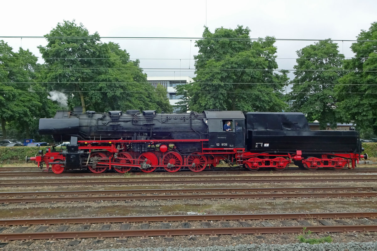 Seitenblick auf 52 8139 in Apeldoorn am 15 Juli 2019. 