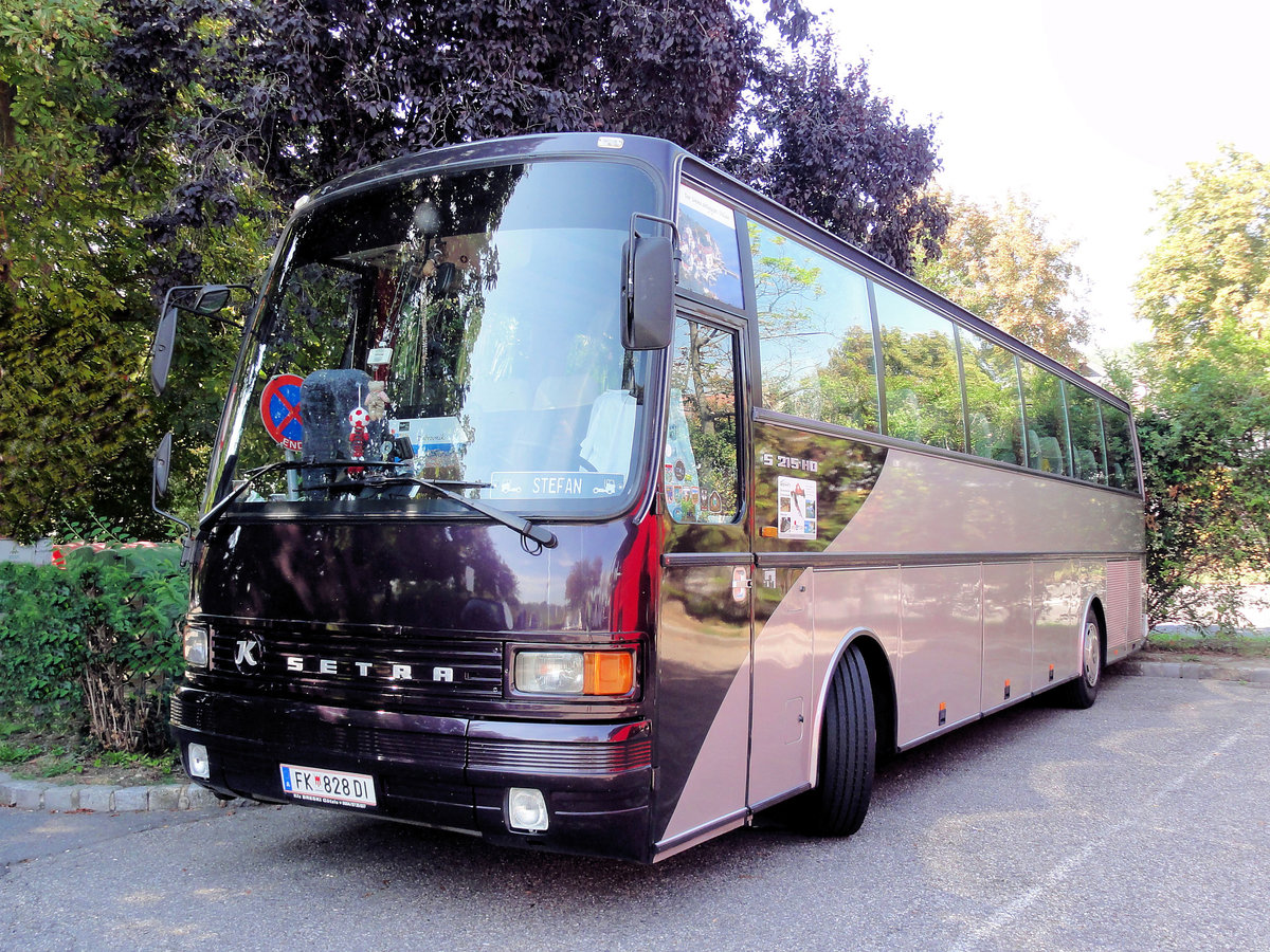 Setra 215 HD aus sterreich in Krems gesehen.