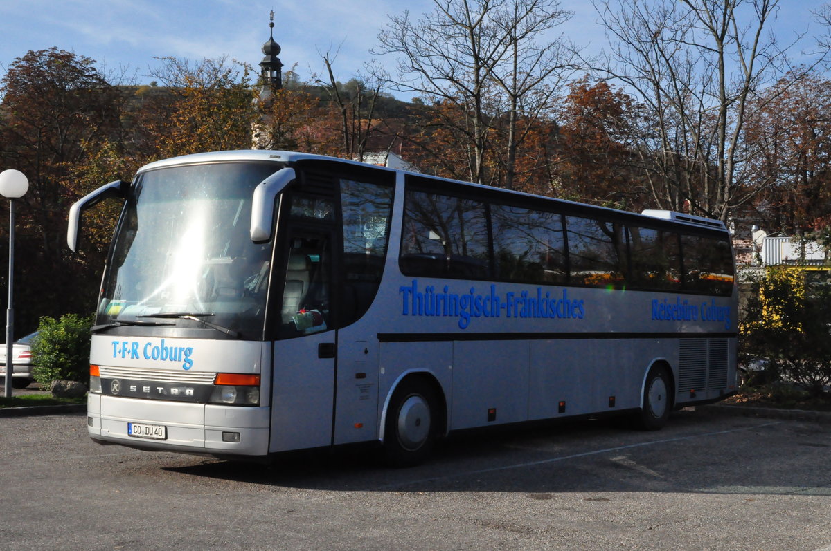 Setra 300er-Serie von T-F-R Coburg aus der BRD in Krems gesehen.