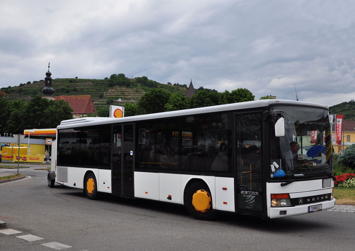 Setra 315 UL von Rudi Flor aus Tulln/Niedersterreich im Juni 2015 in Krems unterwegs.