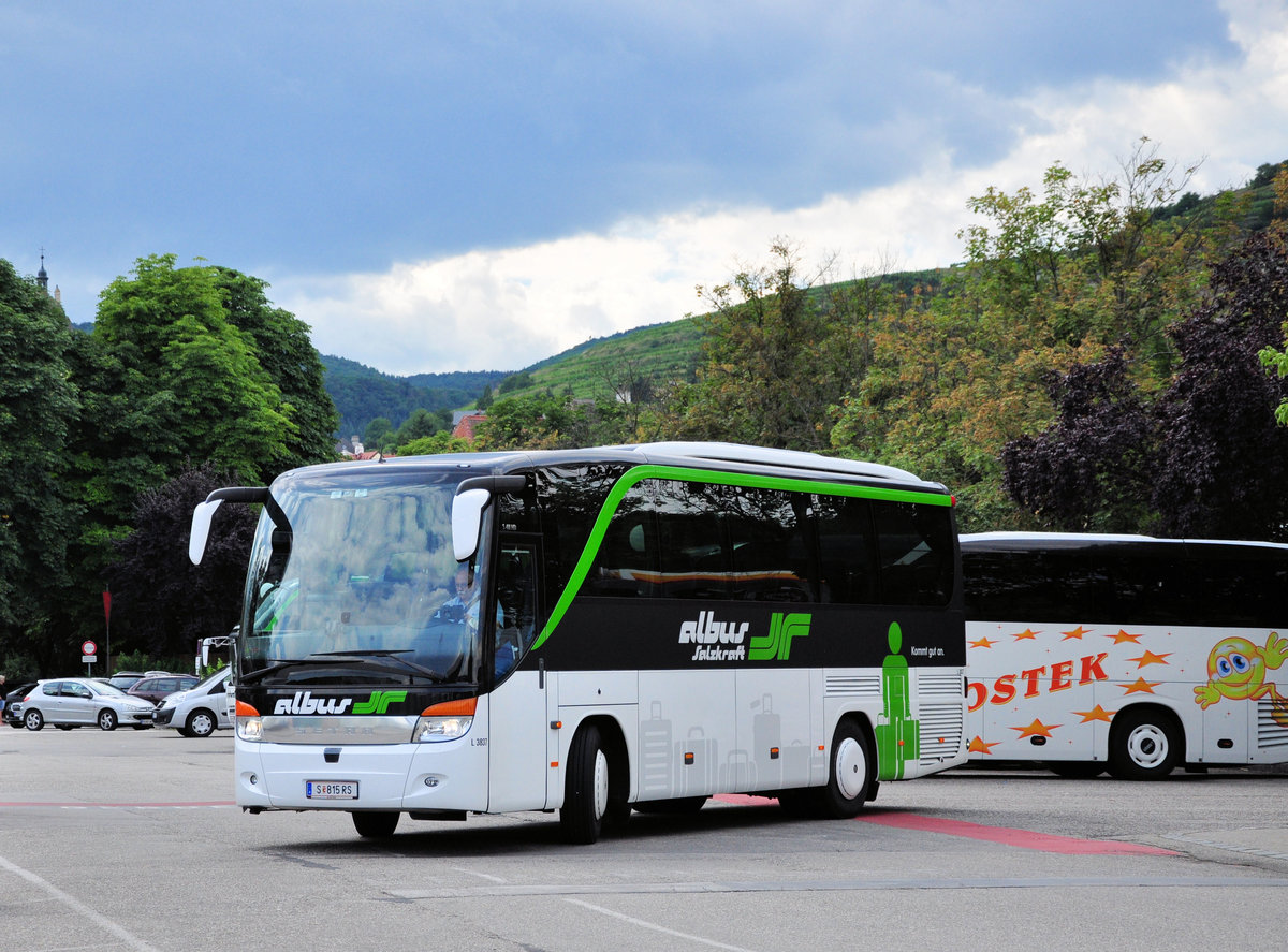 Setra 411 HD von Albus Salzkraft aus Salzburg in Krems gesehen.