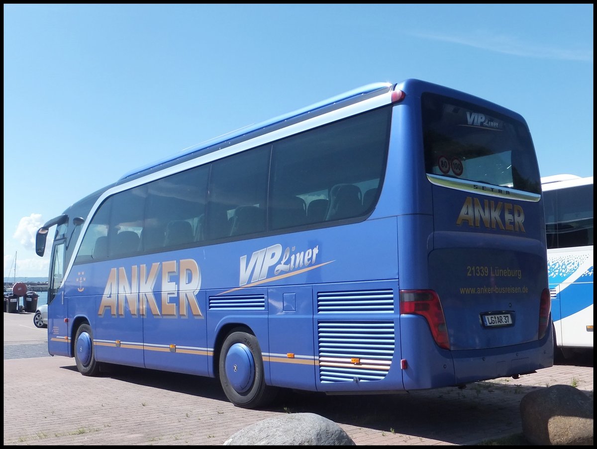 Setra 411 HD von Anker aus Deutschland im Stadthafen Sassnitz.