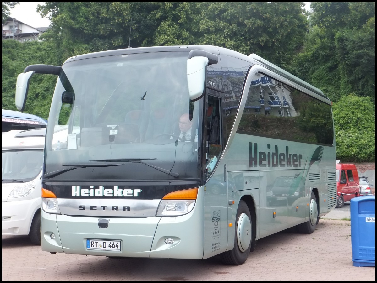 Setra 411 HD von Heideker aus Deutschland im Stadthafen Sassnitz. 