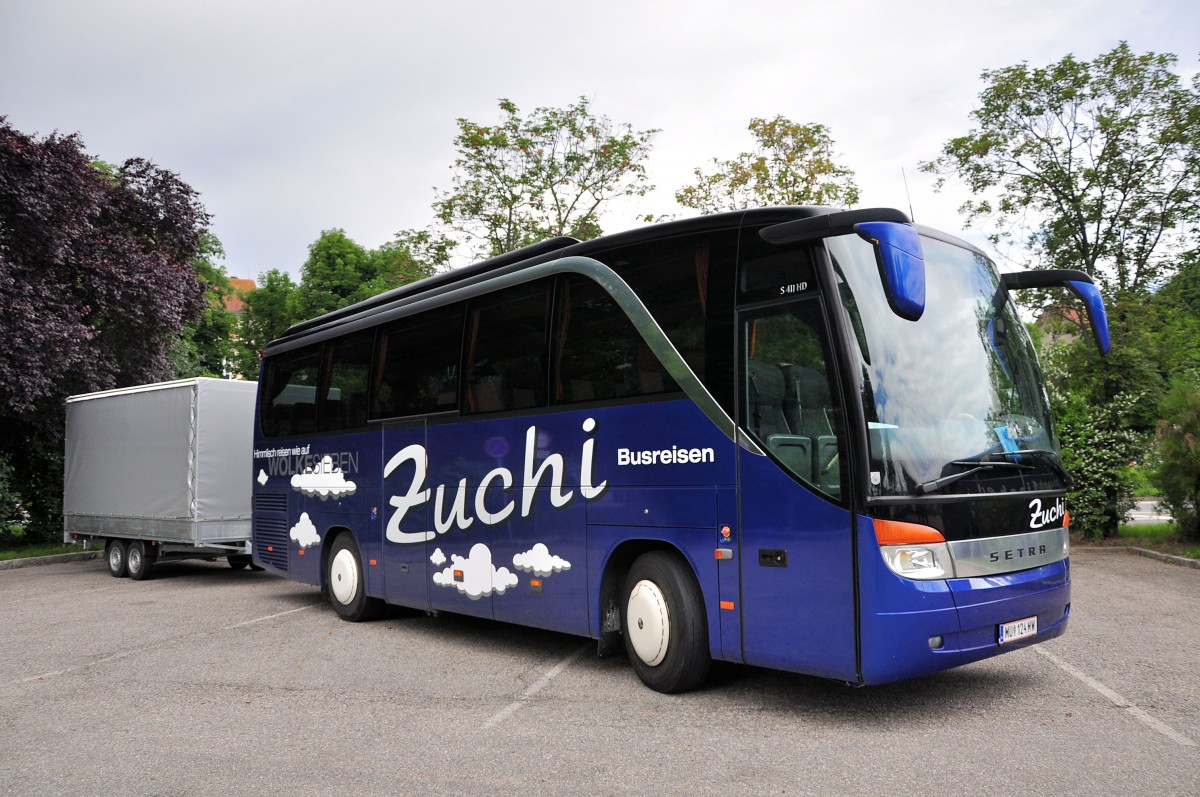 Setra 411 HD mit Radanhnger von Zuchi Reisen aus sterreich am 31.Mai 2014 in Krems.