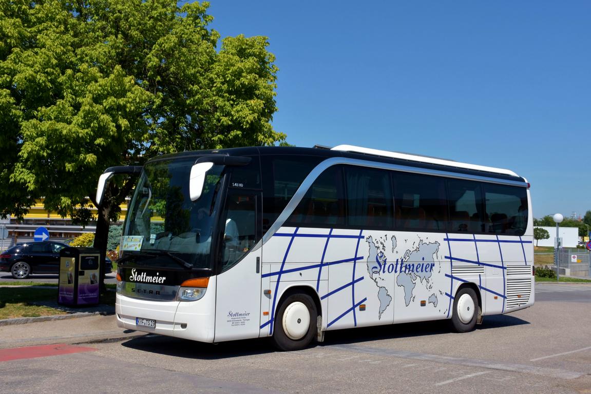 Setra 411 HD von Stottmeier Reisen aus der BRD in Krems.