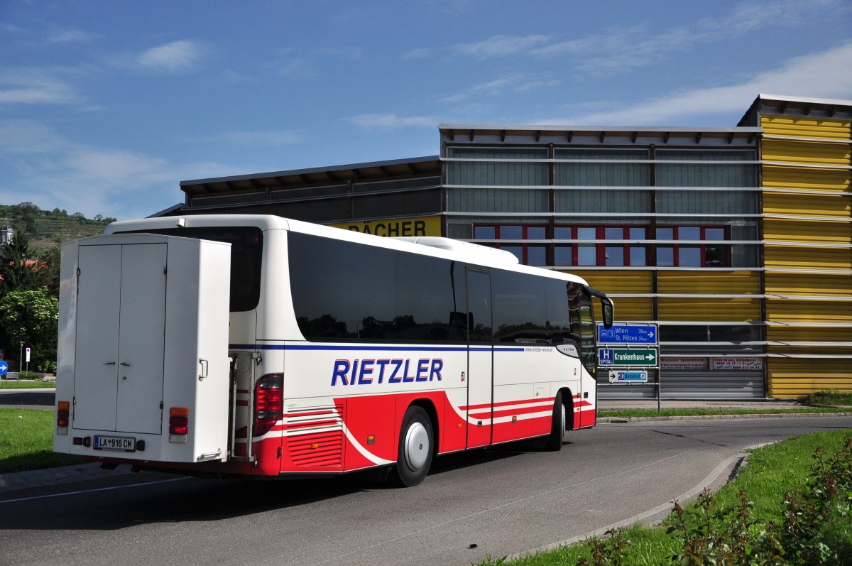 SETRA 412 UL von RIETZLER Reisen aus sterreich am 19.5.2013 in Krems an der Donau unterwegs.