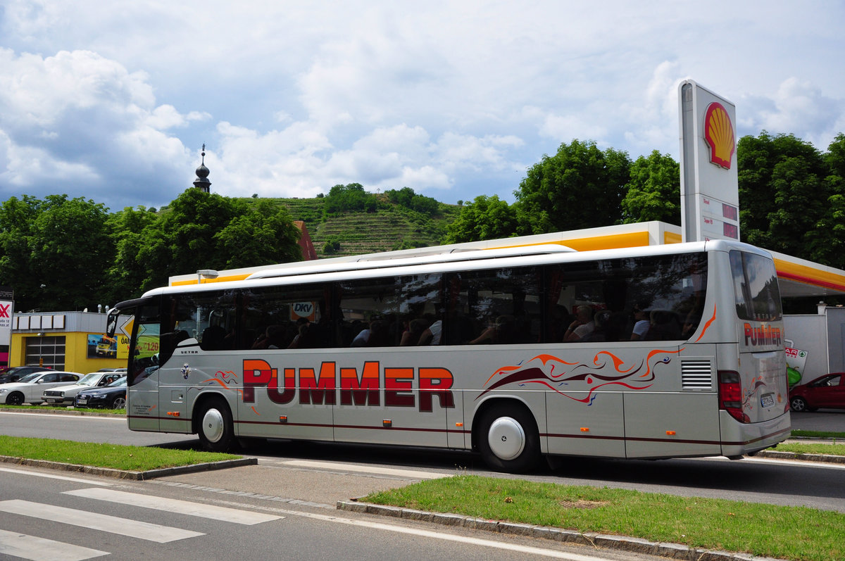 Setra 415 GT von Christian W. Pummer aus der BRD in Krems unterwegs.