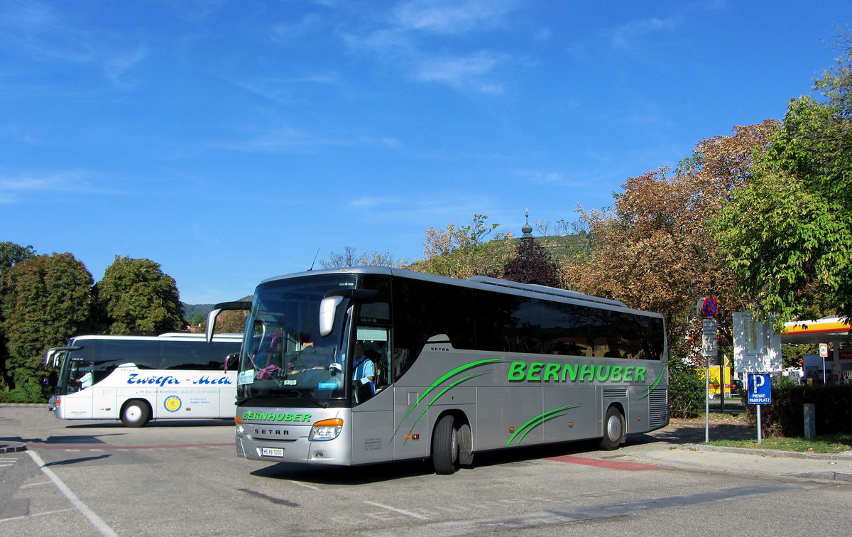 Setra 415 GT-HD von Bernhuber Reisen aus sterreich in Krems gesehen.