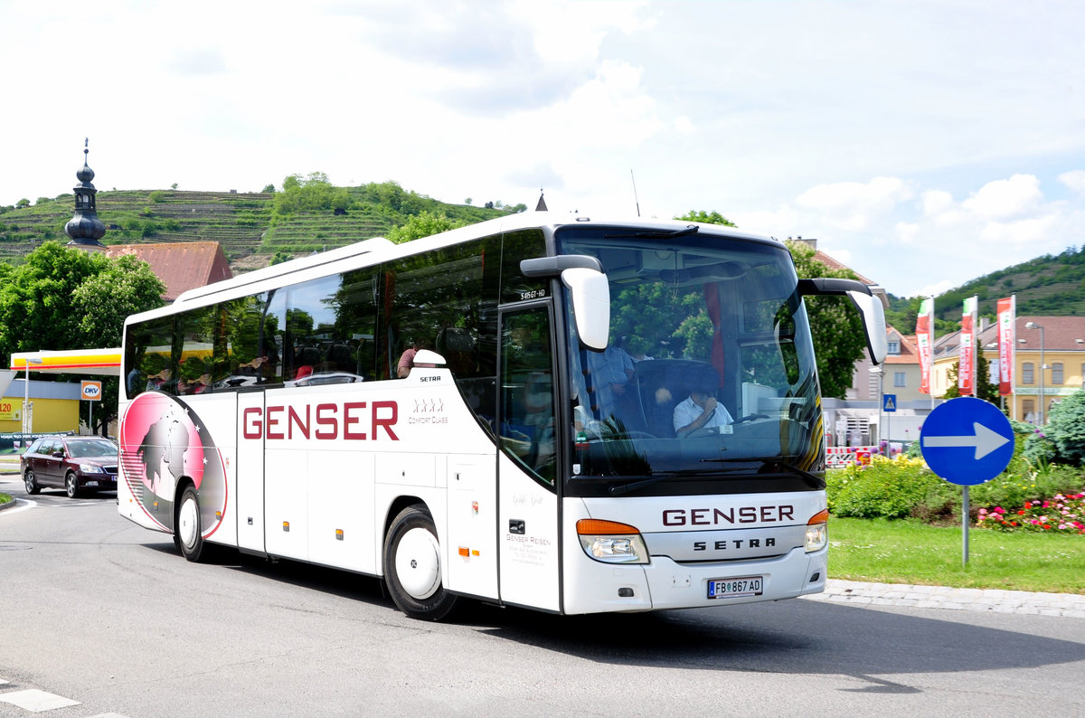 Setra 415 GT-HD von Genser Reisen aus sterreich in Krems gesehen.