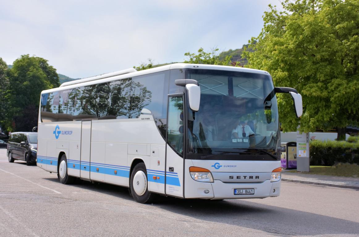 Setra 415 GT-HD von Gumdrop Reisen aus der CZ in Krems.