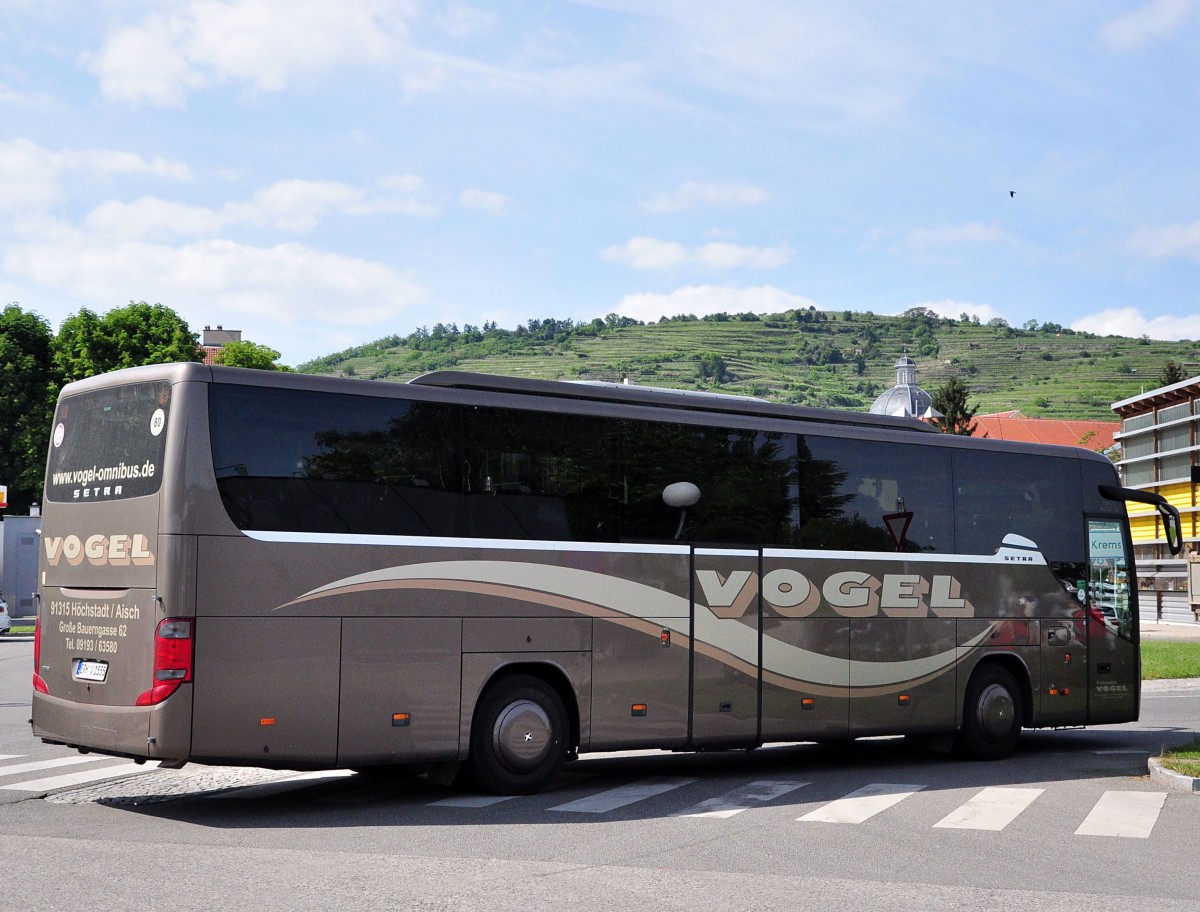 Setra 415 GT-HD vom Omnibusbetrieb VOGEL aus der BRD im Mai 2015 in Krems gesehen.