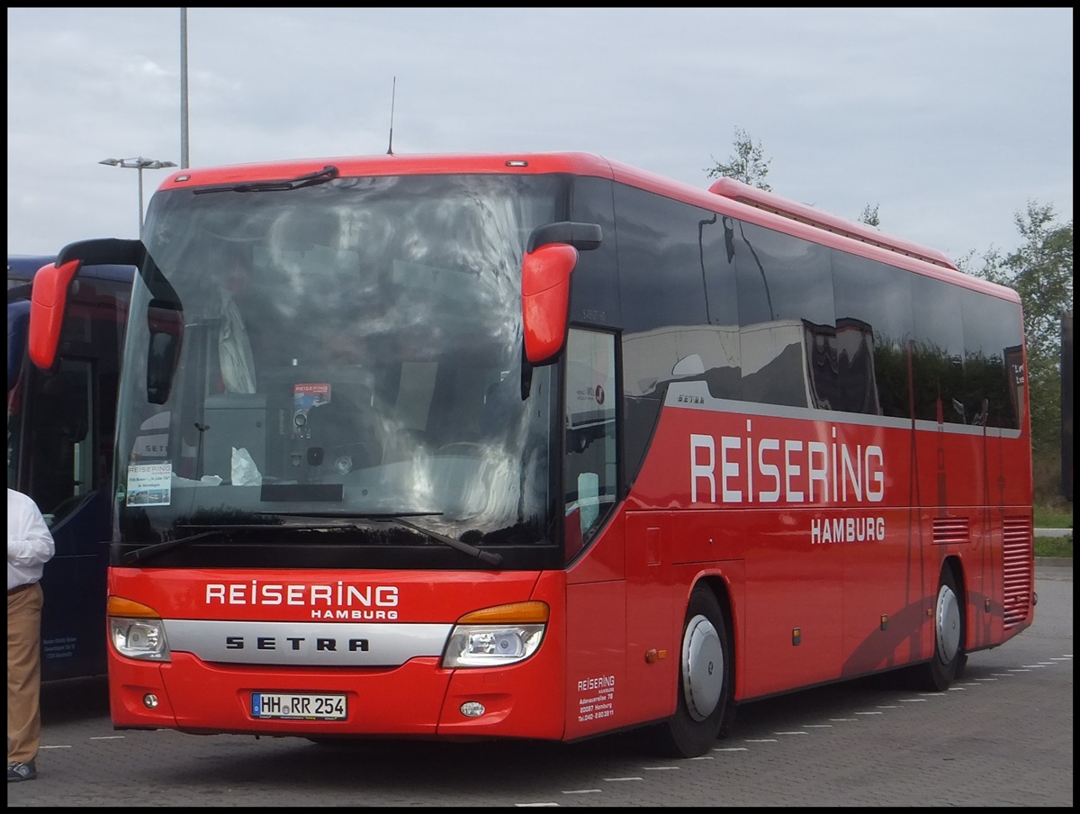 Setra 415 GT-HD vom Reisering Hamburg aus Deutschland bei der Raststtte Fuchsberg.