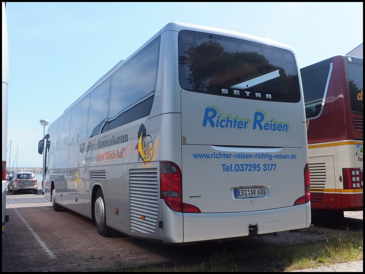 Setra 415 GT-HD von Richter Reisen aus Deutschland im Stadthafen Sassnitz.