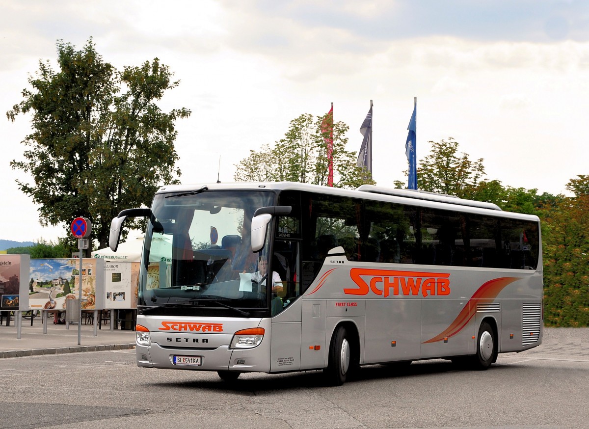 Setra 415 GT-HD von Schwab Reisen aus sterreich in Krems gesehen.