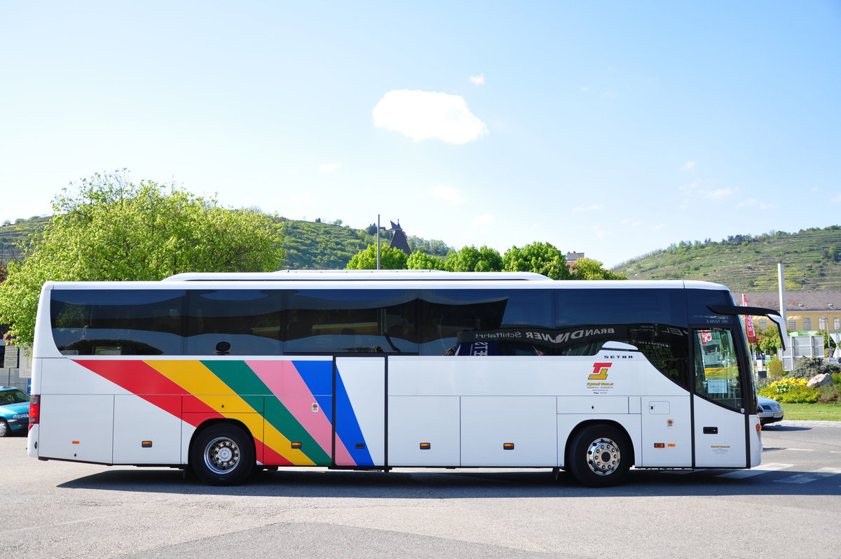 Setra 415 GT-HD von Tyrol Tour in Krems gesehen.