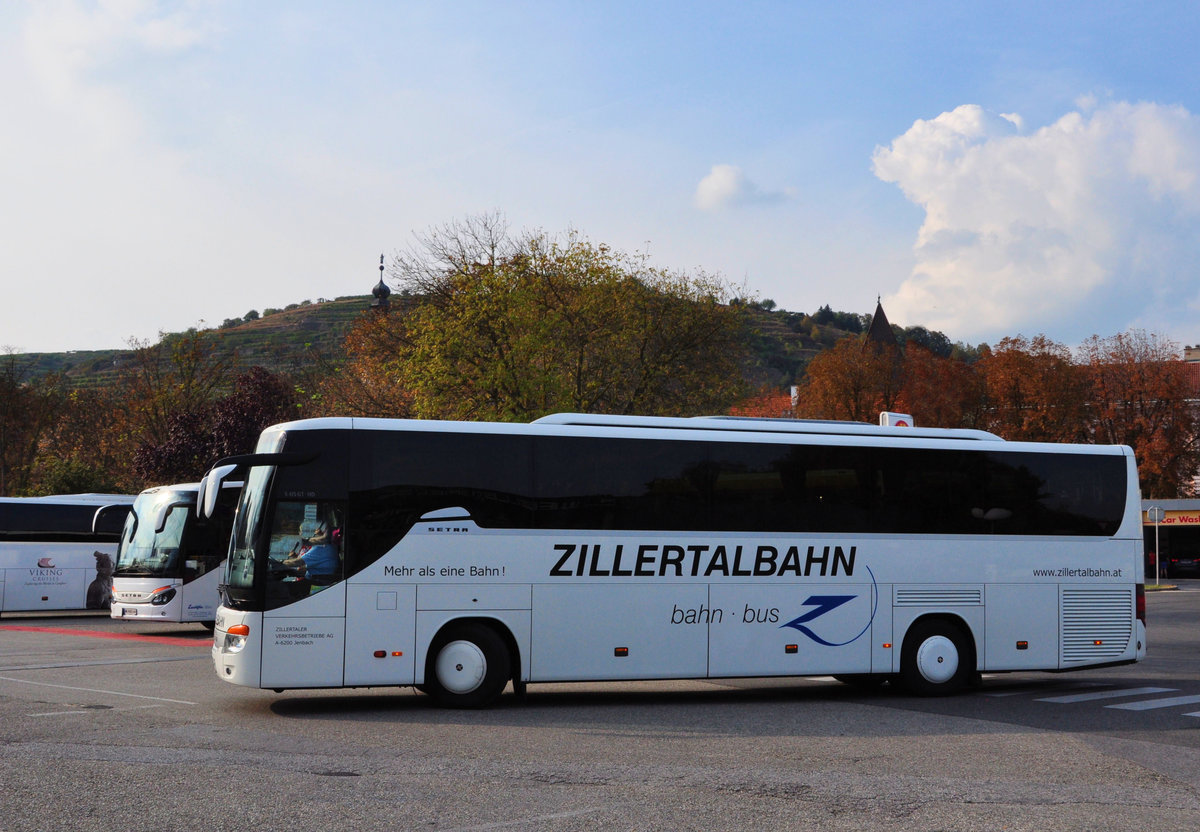 Setra 415 GT-HD von den Zillertaler Verkehrsbetrieben in Krems.