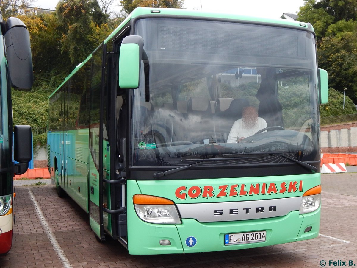 Setra 415 H von Gorzelniaski aus Deutschland im Stadthafen Sassnitz. 