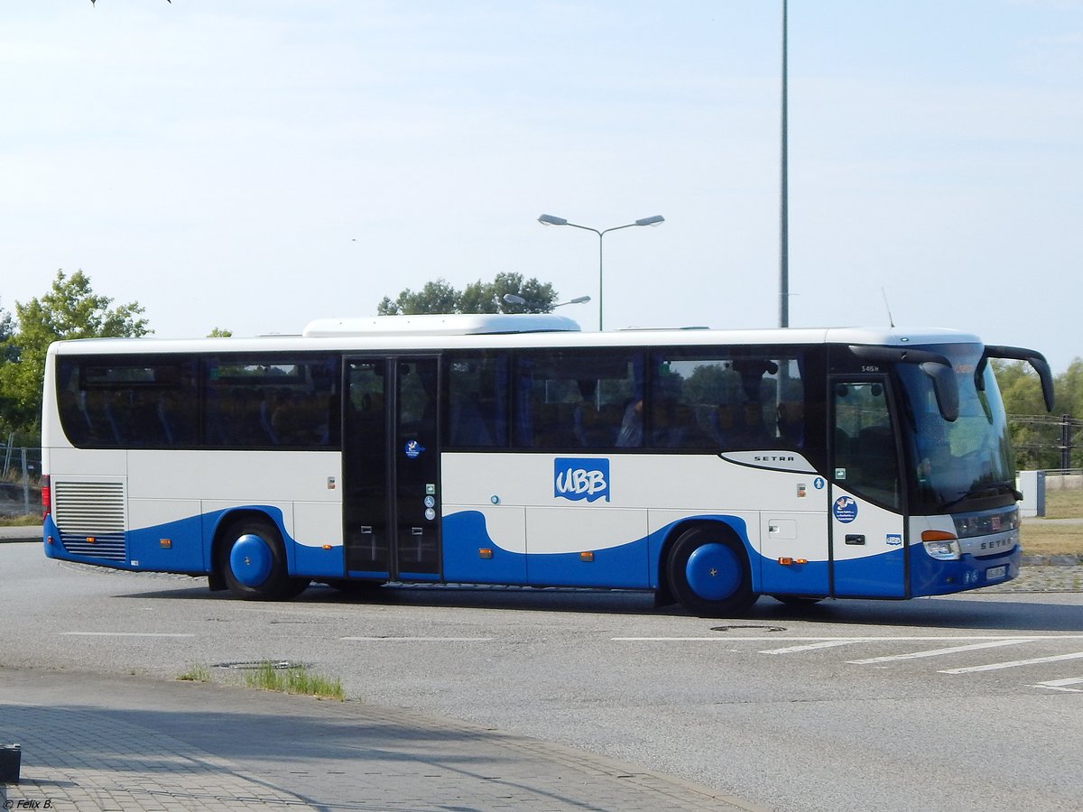 Setra 415 H von der Usedomer Bäderbahn in Rostock.