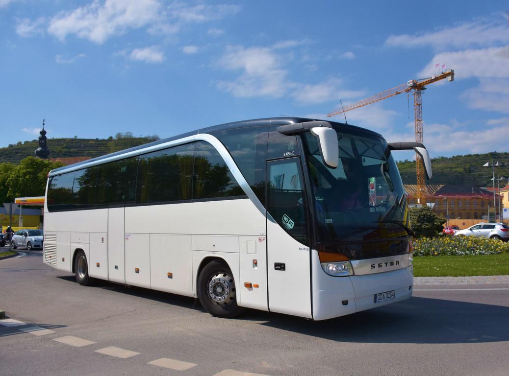 Setra 415 HD aus PL in Krems.