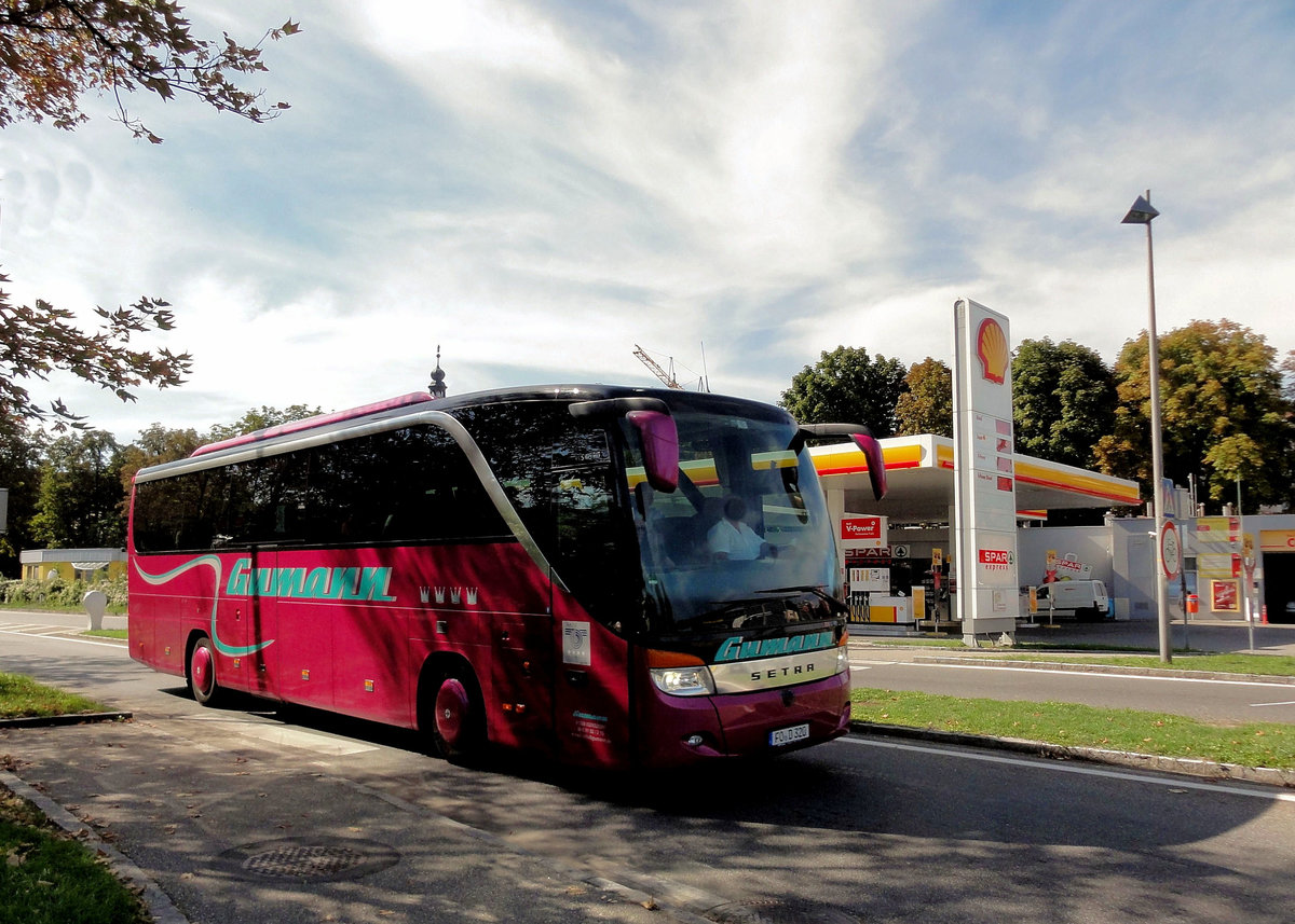 Setra 415 HD von Gumann Reisen aus der BRD in Krems.