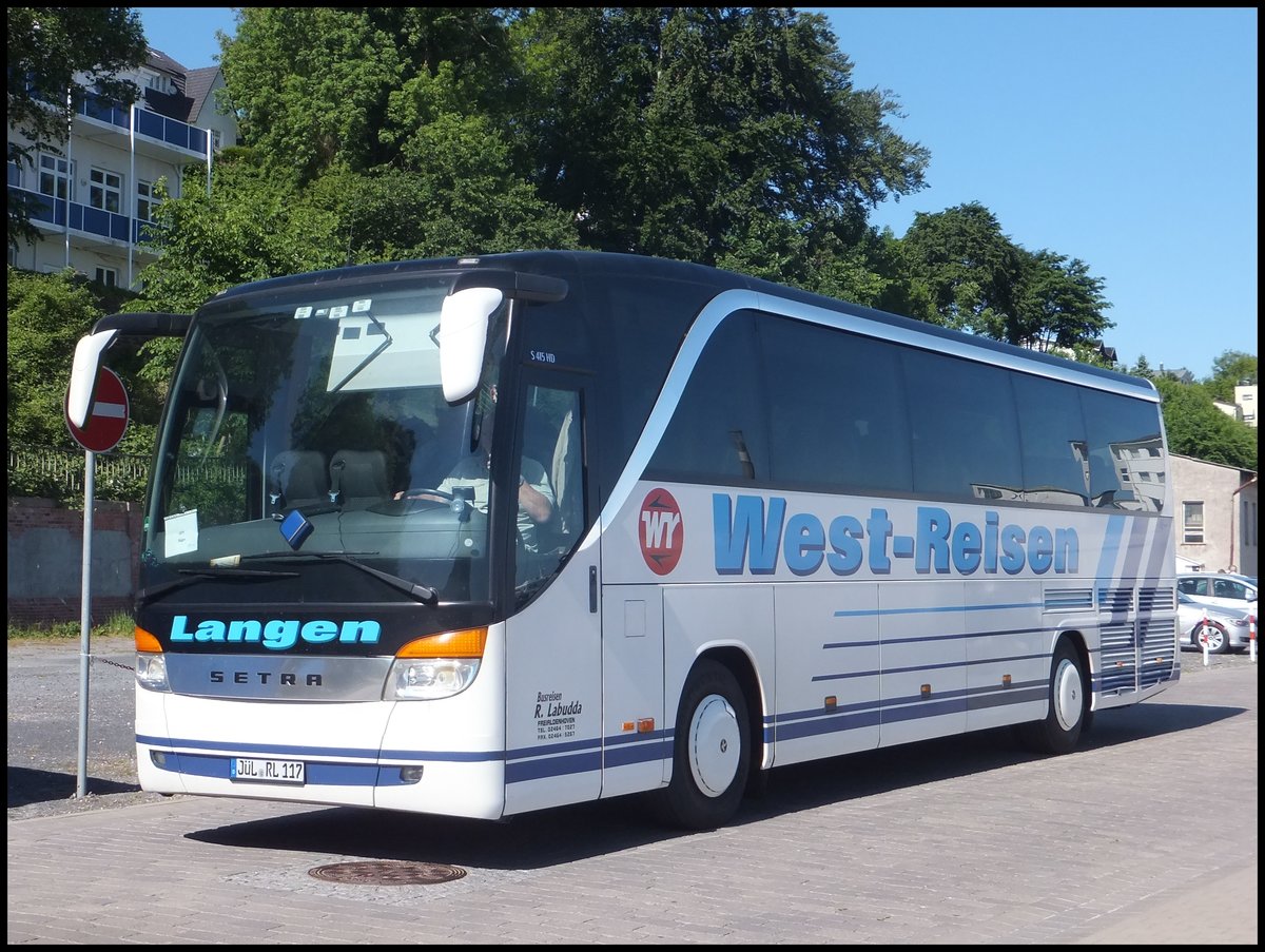 Setra 415 HD von Labudda (ex West-Reisen) aus Deutschland im Stadthafen Sassnitz.