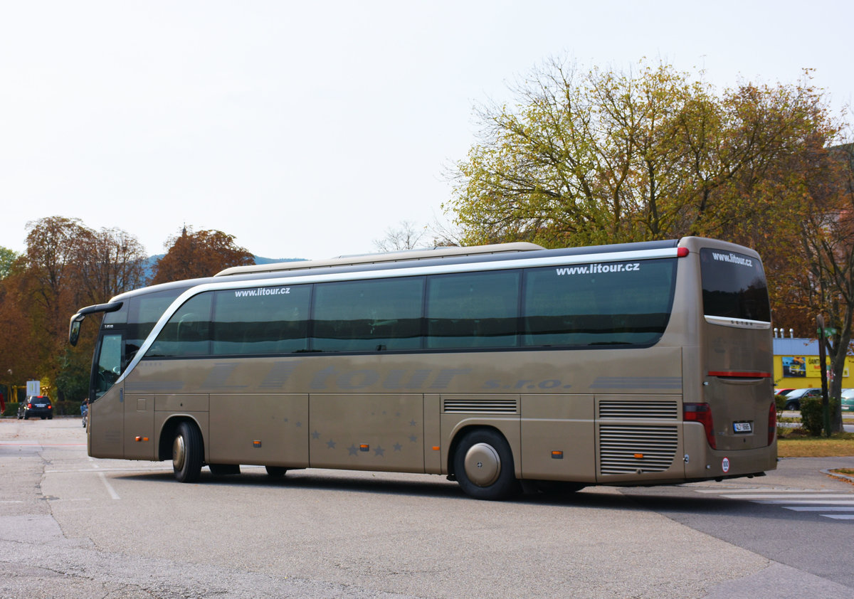 Setra 415 HD von Litour.cz in Krems.