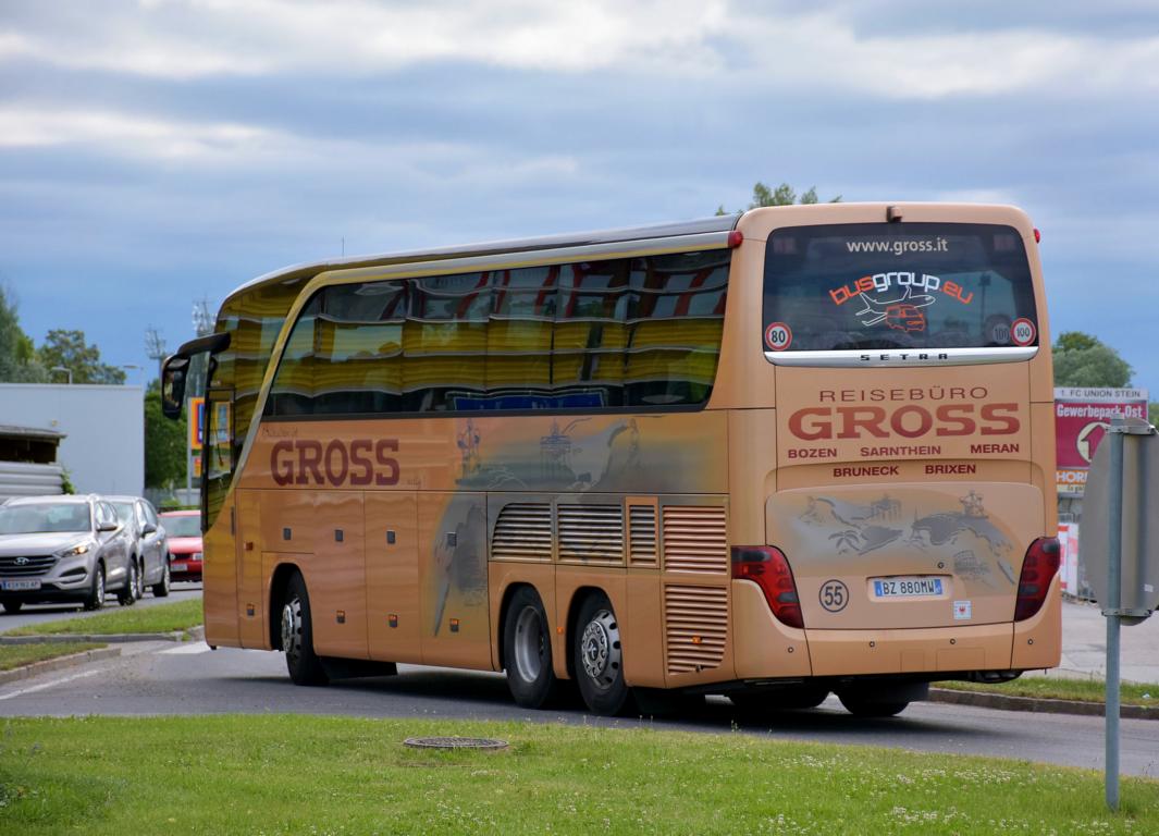 Setra 415 HDH von GROSS Reisen aus Italien in Krems.