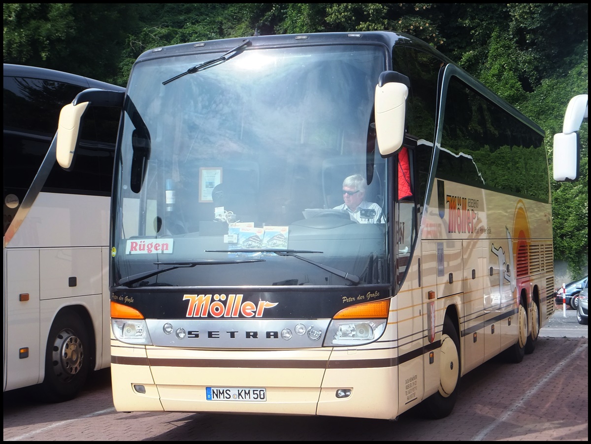 Setra 415 HDH von Mller's Reisedienst aus Deutschland im Stadthafen Sassnitz.