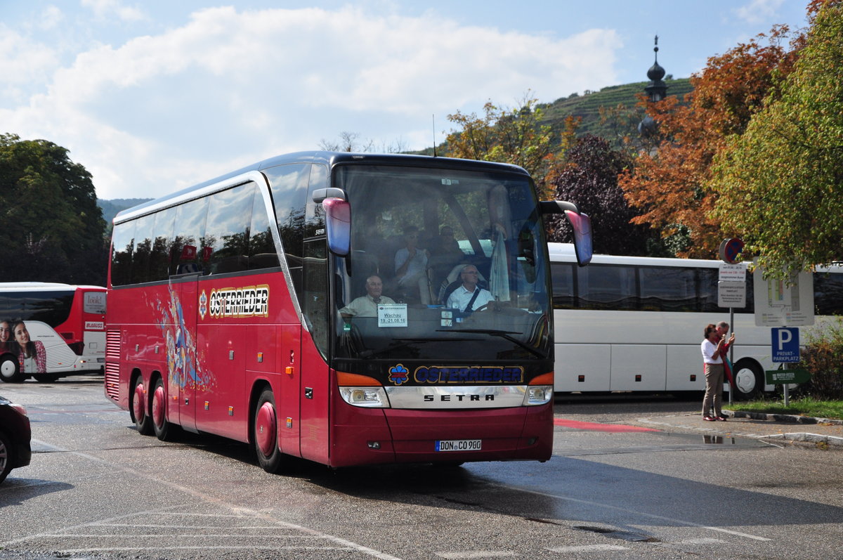 Setra 415 HDH von Osterrieder Reisen aus der BRD in Krems gesehen.