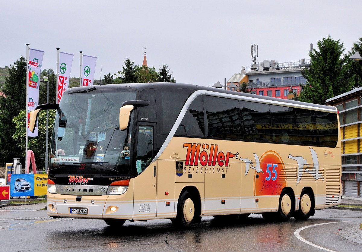 Setra 415 HDH vom Reisedienst Mller aus Deutschland am 17.Mai 2014 in Krems.