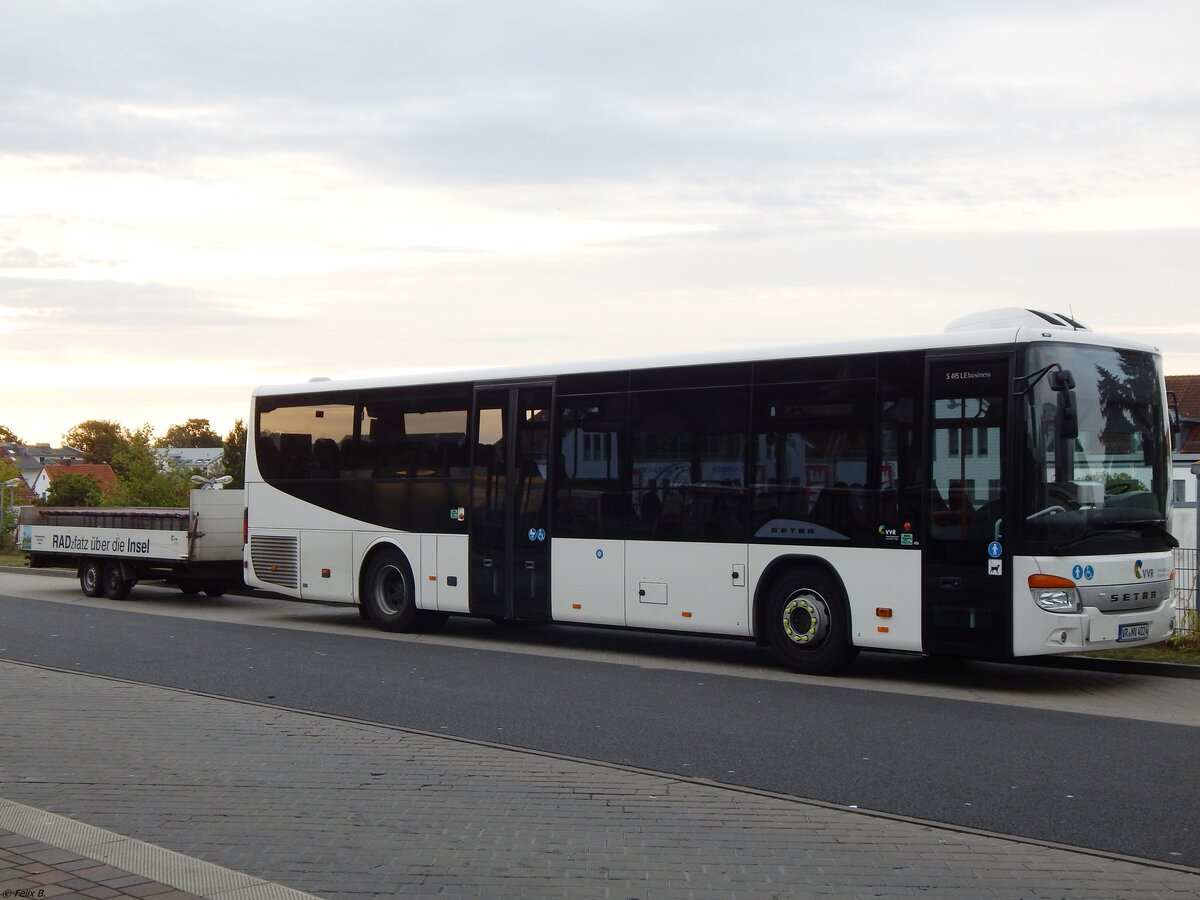 Setra 415 LE Business der VVR mit Anhänger in Sassnitz.