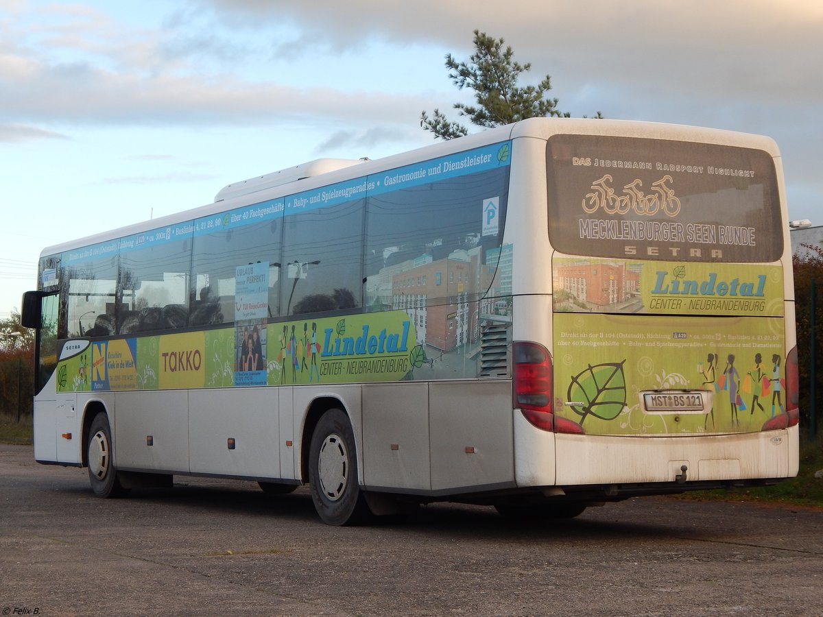 Setra 415 UL von Becker-Strelitz Reisen aus Deutschland in Neubrandenburg.