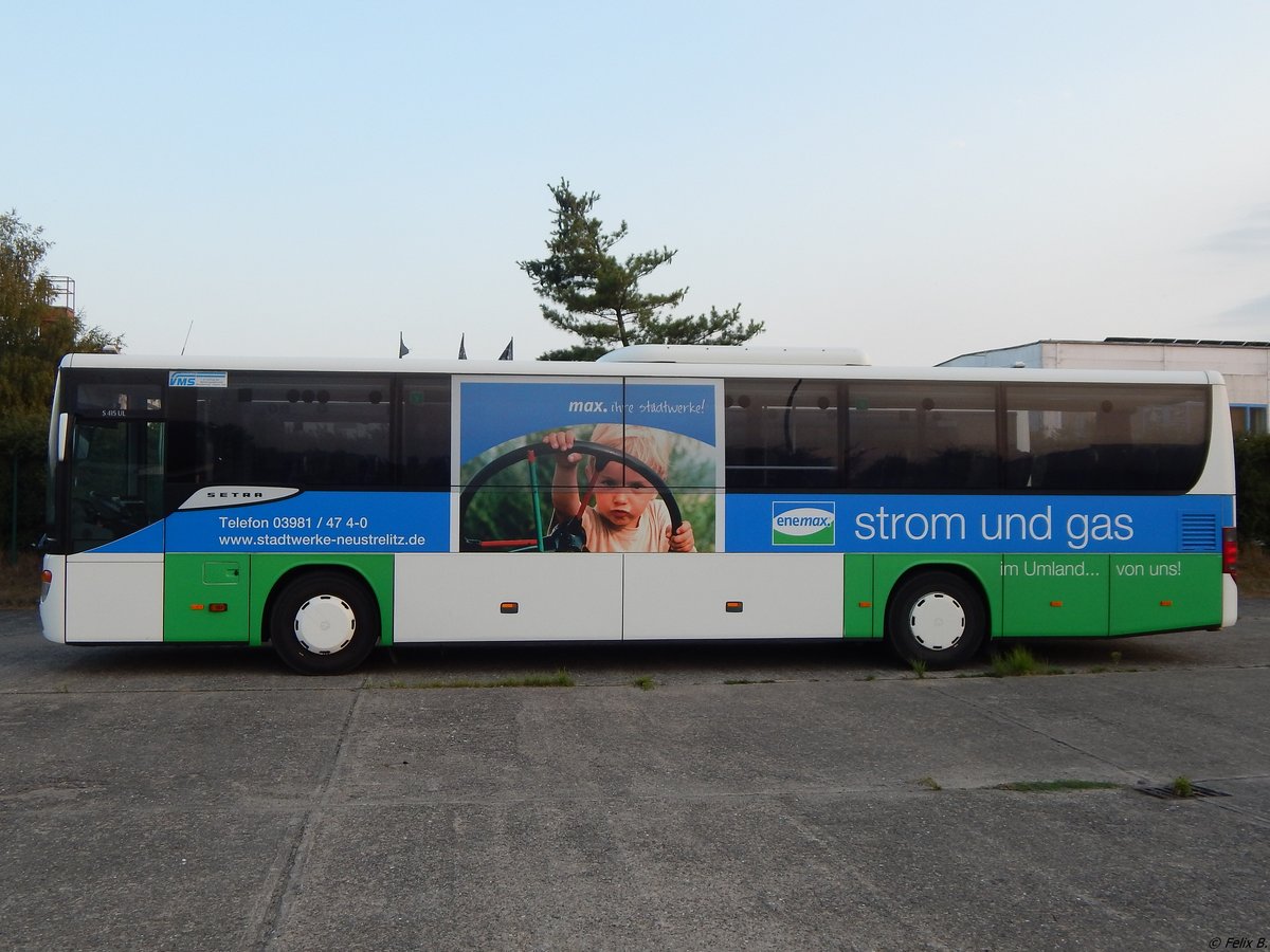 Setra 415 UL von Becker-Strelitz Reisen aus Deutschland in Neubrandenburg.