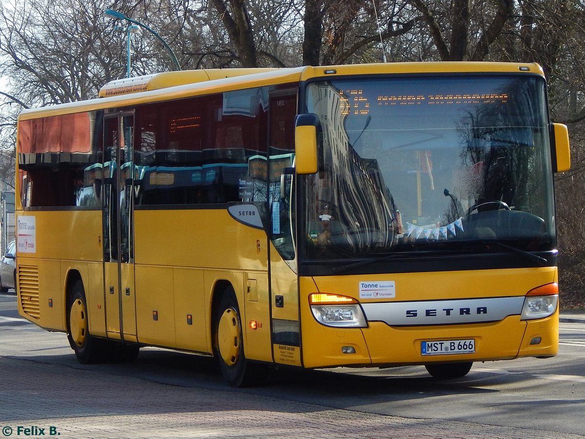 Setra 415 UL von Tonne aus Deutschland in Neubrandenburg.