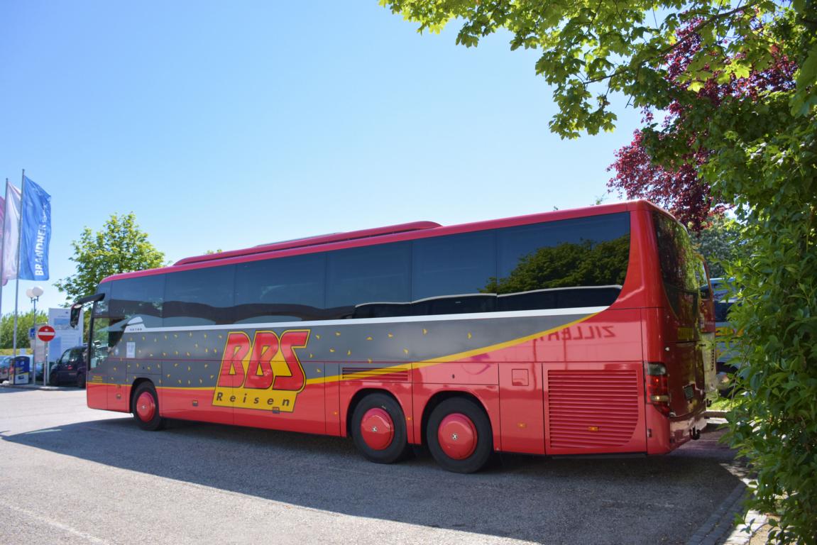 Setra 416 GT-HD von BBS Reisen aus der BRD in Krems.