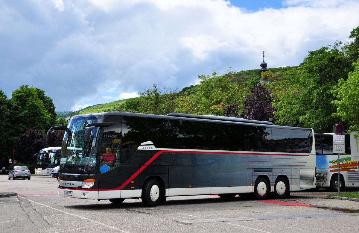 Setra 416 GT-HD von K & K Busreisen aus Niedersterreich in Krems gesehen.