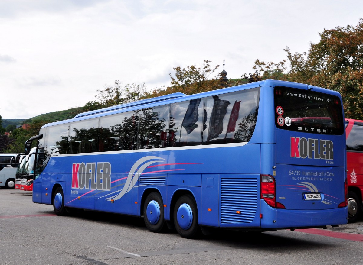 Setra 416 GT-HD von Kofler Reisen aus der BRD in Krems gesehen.