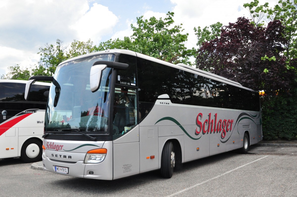 Setra 416 GT- HD von Schlager Reisen aus sterreich im Mai 2015 in Krems gesehen.