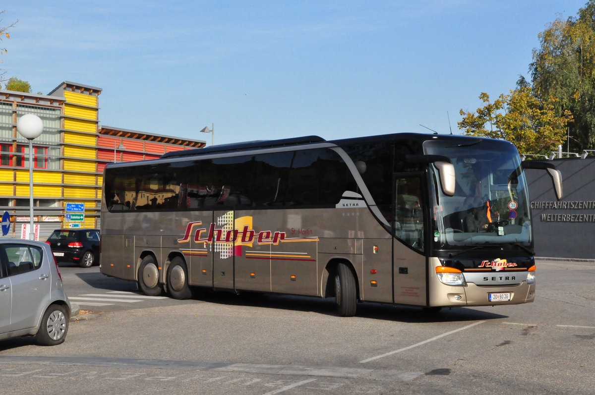 Setra 416 GT-HD von Schober Reisen aus sterreich in Krems gesehen.