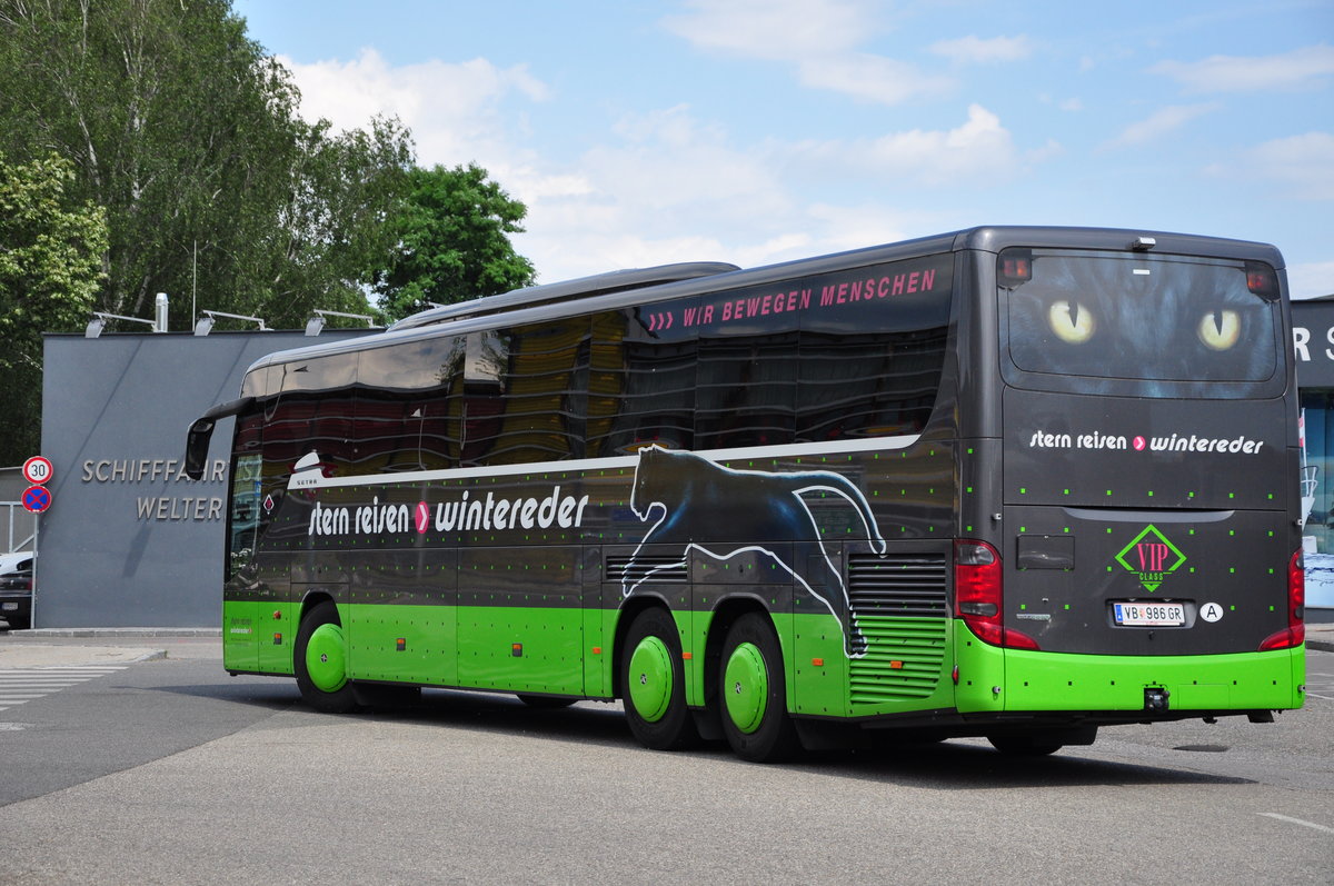 Setra 416 GT-HD von Stern Reisen > Wintereder aus Obersterreich in Krems gesehen.