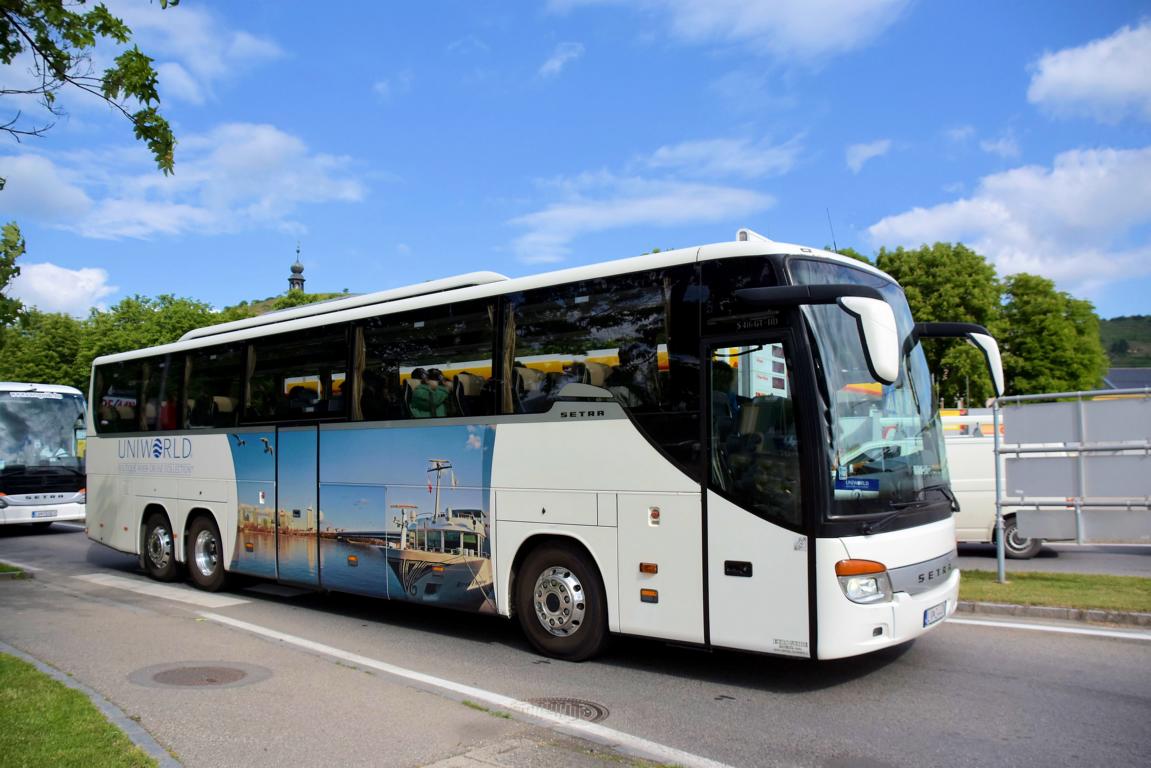 Setra 416 GT-HD von Uniworld aus Ungarn in Krems.