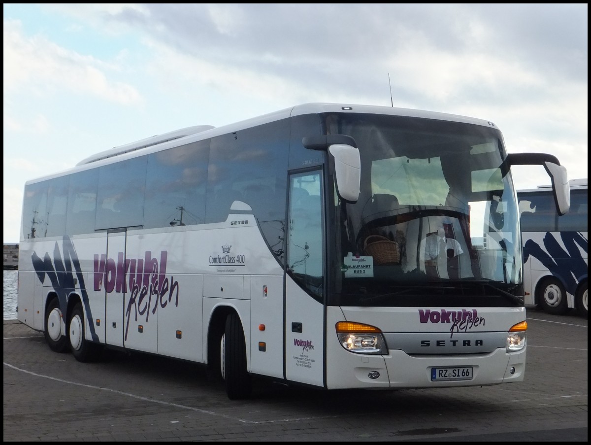 Setra 416 GT-HD von Vokuhl Reisen aus Deutschland im Stadthafen Sassnitz.