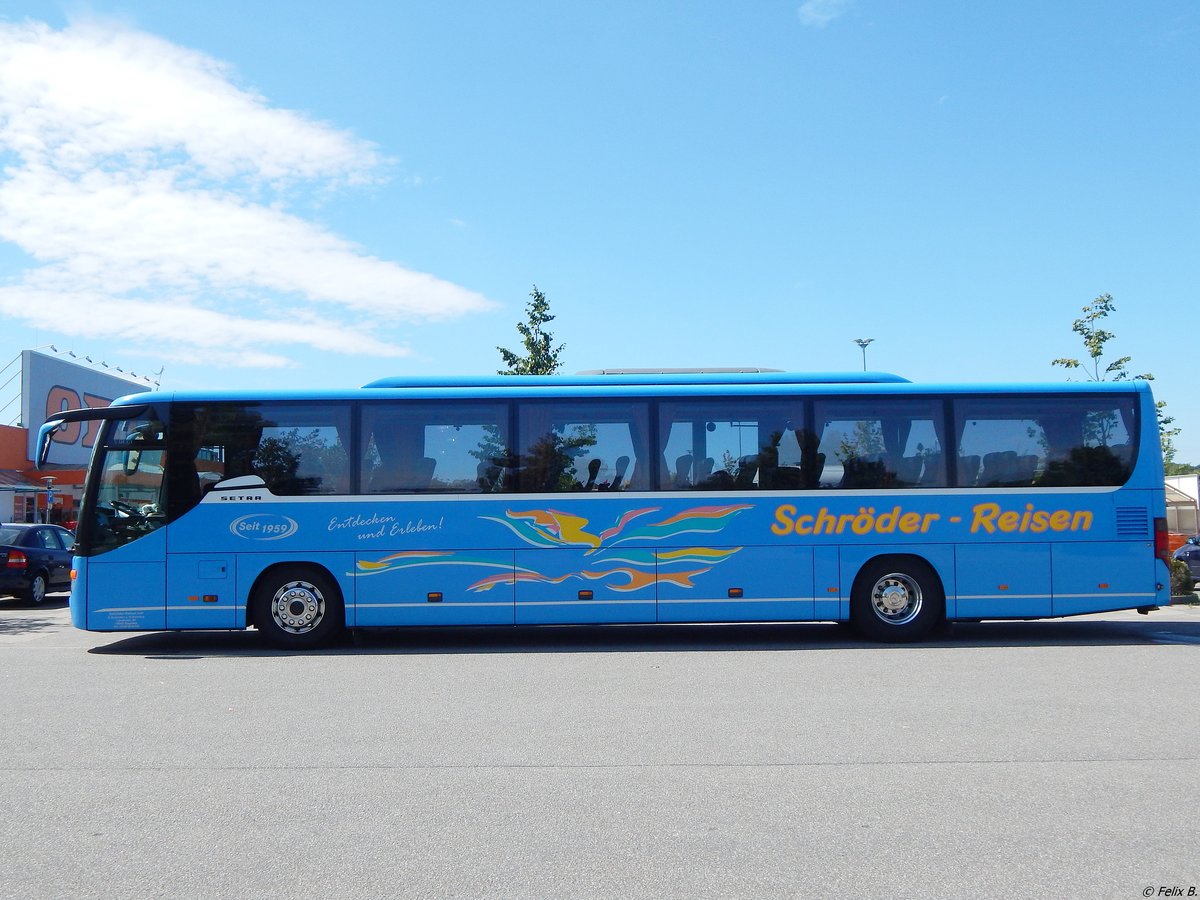 Setra 416 GT von Schröder-Reisen aus Deutschland in Neubrandenburg. 