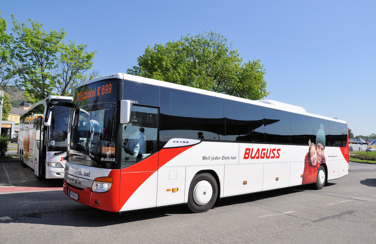 Setra 416 H von Blaguss Reisen aus sterreich in Krems gesehen.