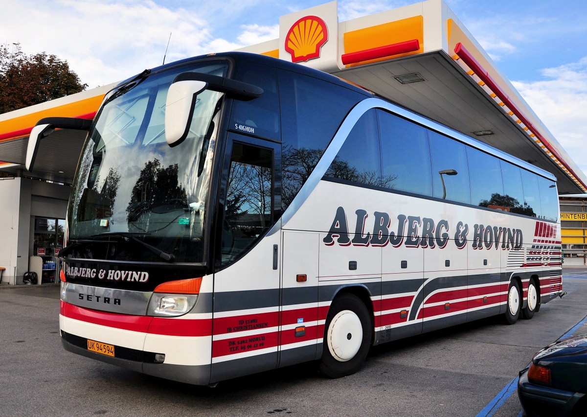 Setra 416 HDH von Albjerg & Hovind aus DK am 16.10.2014 in Krems.