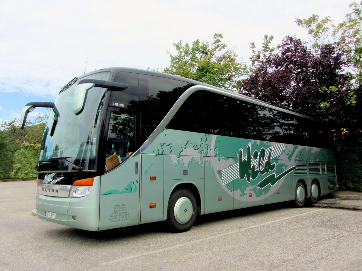 Setra 416 HDH von der Hans Wild Bustouristik aus der BRD im Juni 2015 in Krems gesehen.