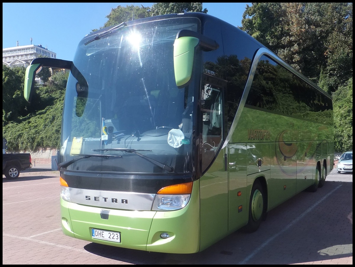 Setra 416 HDH von Vartofta aus Schweden im Stadthafen Sassnitz.