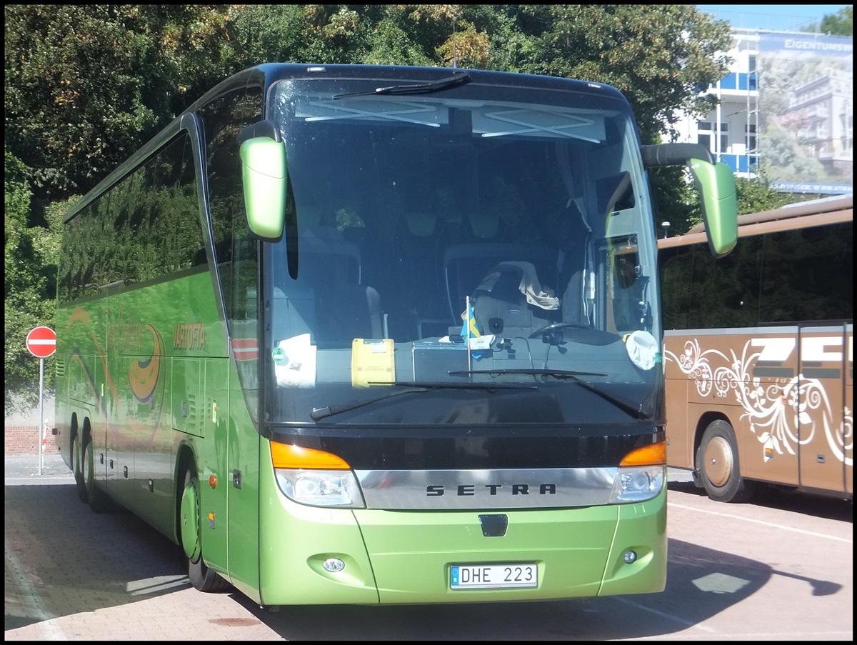 Setra 416 HDH von Vartofta aus Schweden im Stadthafen Sassnitz.